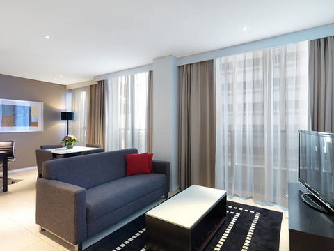 Meriton Serviced Apartments - Pitt Street - Sunshine Coast Tourism 0