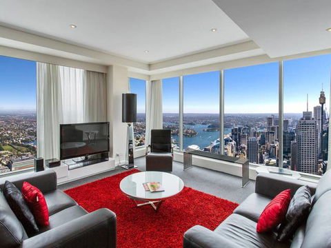Meriton Serviced Apartments - World Tower - Sunshine Coast Tourism 0
