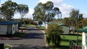 Mannum Caravan Park Cabins - Holiday Sunshine Coast 8