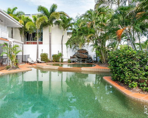 Ibis Styles Cairns - Sunshine Coast Tourism 1