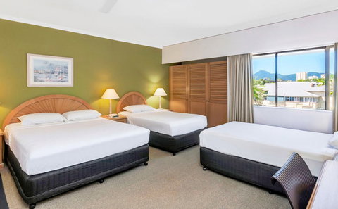 Ibis Styles Cairns - Sunshine Coast Tourism 3
