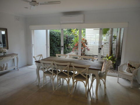 Noosa Entrance Waterfront Resort - Holiday Sunshine Coast 1
