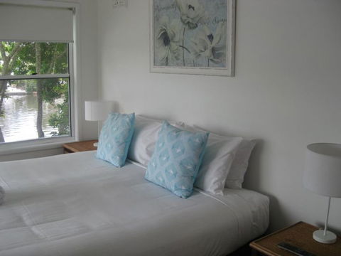 Noosa Entrance Waterfront Resort - Holiday Sunshine Coast 12