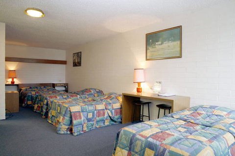 Midtown Motor Inn - Sunshine Coast Tourism 3
