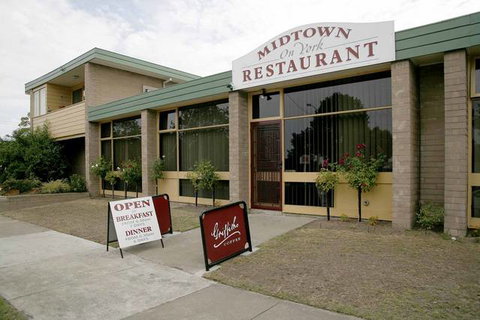 Midtown Motor Inn - Sunshine Coast Tourism 7
