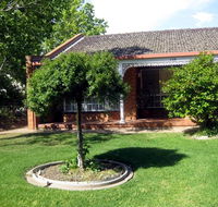 Millie Accommodation - Holiday Sunshine Coast