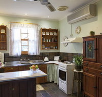 Millies Cottage - Sunshine Coast Tourism