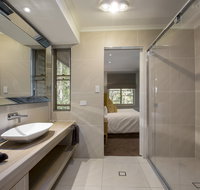 Narrows Escape Rainforest Retreat - Sunshine Coast Tourism