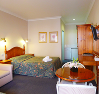 New England Motor Inn - Holiday Sunshine Coast