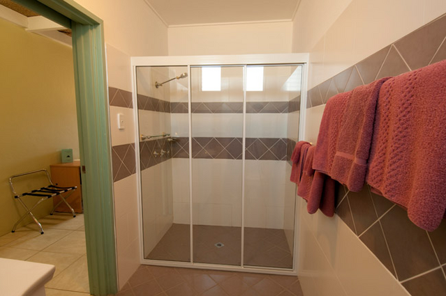 New Olympic Motel - Sunshine Coast Tourism 2