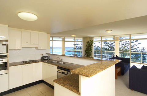 Northpoint Apartments - Sunshine Coast Tourism 4