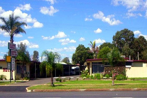 Oakey Motel - Sunshine Coast Tourism 0