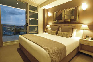 Oaks Embassy Hotel - Sunshine Coast Tourism 0