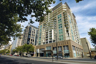 Oaks Embassy Hotel - Sunshine Coast Tourism 4