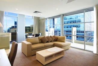 Oaks On Lonsdale - Sunshine Coast Tourism 3