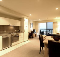 Oaks Plaza Pier - Sunshine Coast Tourism