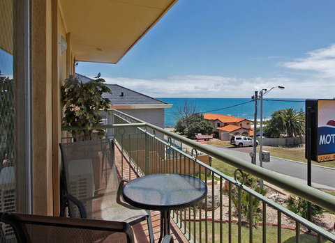 Ocean View Motel - Sunshine Coast Tourism 0