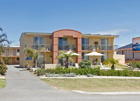 Ocean View Motel - Sunshine Coast Tourism 1