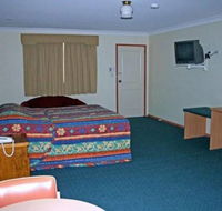 Overlander Motor Lodge - Sunshine Coast Tourism