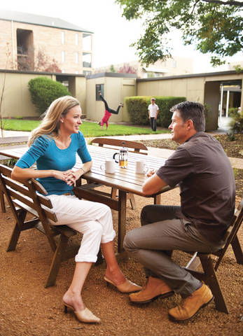 Oxley Court Serviced Apartments - Sunshine Coast Tourism 1