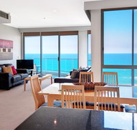 Pacific Views Resort - Main Beach - Sunshine Coast Tourism