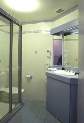 Palm Court Motor Inn - Holiday Sunshine Coast 2
