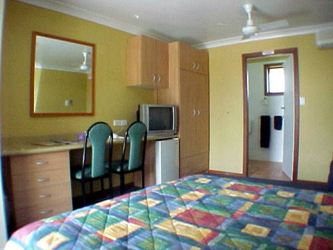 Palm Valley Motel - Sunshine Coast Tourism 0