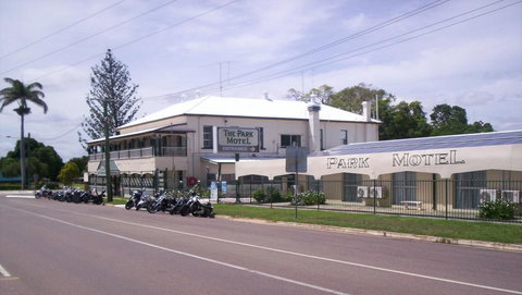 Park Hotel Motel - Sunshine Coast Tourism 6