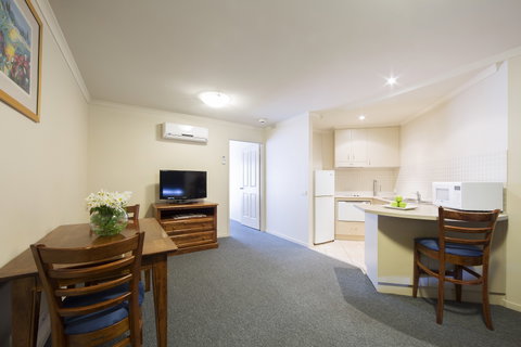 Parklands Apartments Dickson - Sunshine Coast Tourism 1