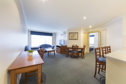 Parklands Apartments Dickson - Sunshine Coast Tourism 3