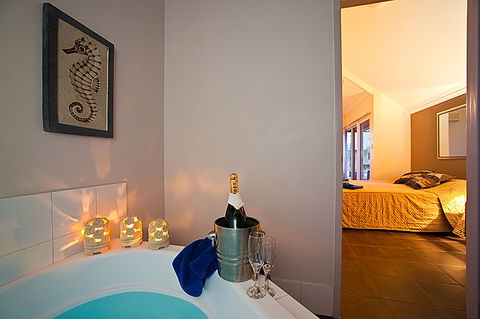 Potshot Hotel Resort - Sunshine Coast Tourism 0