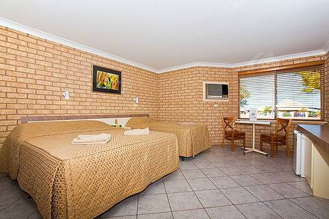 Potshot Hotel Resort - Sunshine Coast Tourism 5