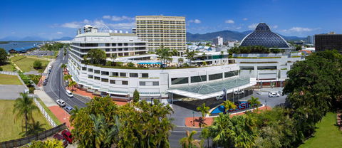 Pullman Reef Hotel Casino - Sunshine Coast Tourism 3