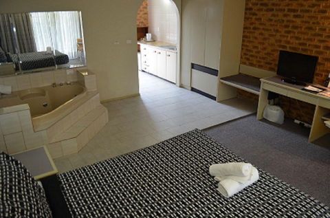 Quality Hotel Melbourne Airport - Holiday Sunshine Coast 2