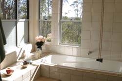 Redrock Retreat - Sunshine Coast Tourism 0