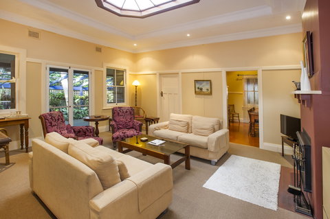 Rivendell Guest House - Sunshine Coast Tourism 3