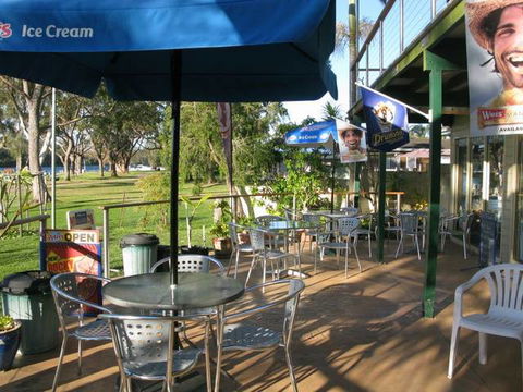 Riviera Caravan Park - Sunshine Coast Tourism 0