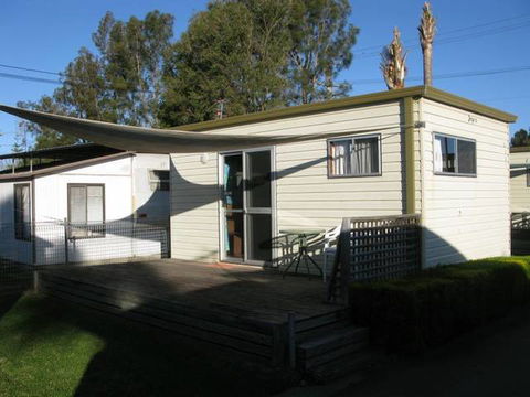 Riviera Caravan Park - Sunshine Coast Tourism 3