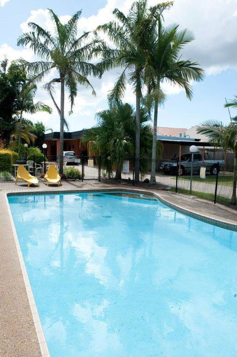 Riviera Motel - Holiday Sunshine Coast 1