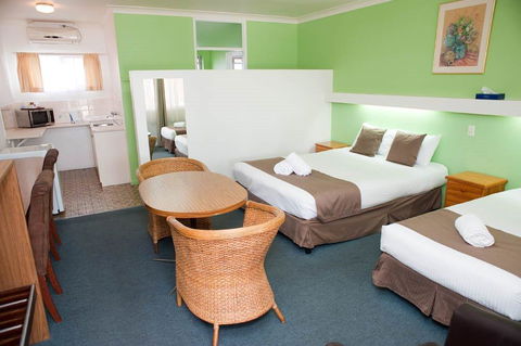 Riviera Motel - Holiday Sunshine Coast 5