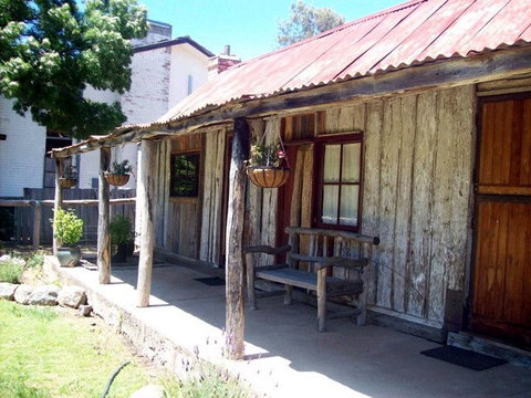 Rosebud Heritage Cottage - Sunshine Coast Tourism 0