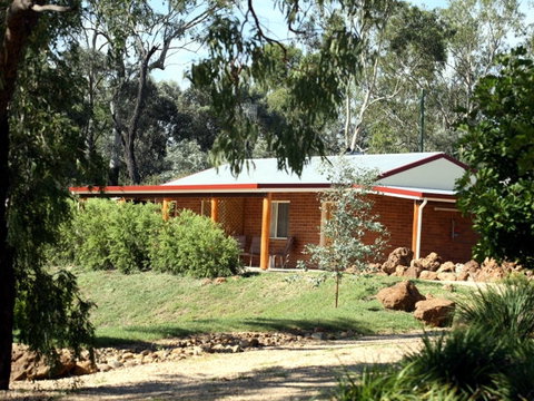 Rubyvale Motel & Holiday Units - Holiday Sunshine Coast 2