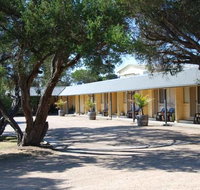 Rye Beach Motel - Sunshine Coast Tourism