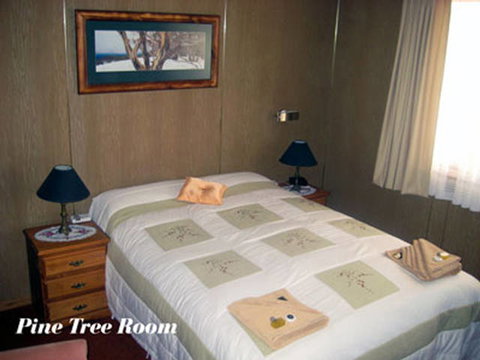 Sages' Haus B&B - Sunshine Coast Tourism 3