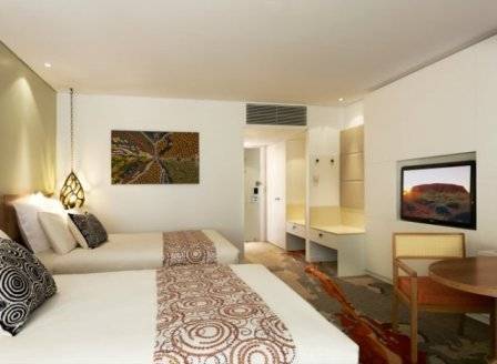 Sails In The Desert Hotel - Sunshine Coast Tourism 2