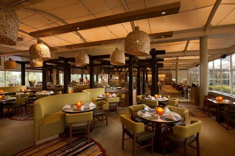 Sails In The Desert Hotel - Sunshine Coast Tourism 3