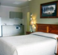 Saltbush Motor Inn - Holiday Sunshine Coast