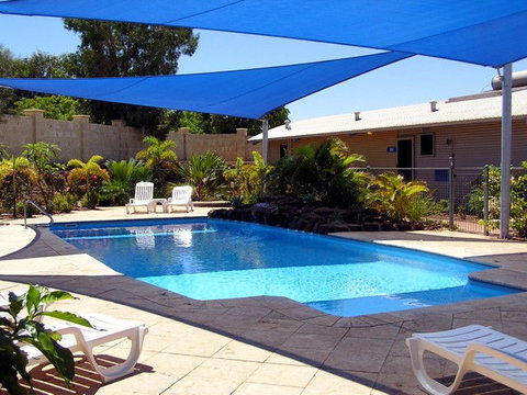 Samson Beach Chalets - Holiday Sunshine Coast 0