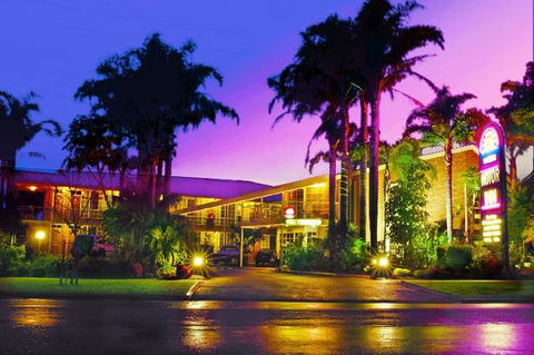 Sapphire Waters Motor Inn - Sunshine Coast Tourism 1
