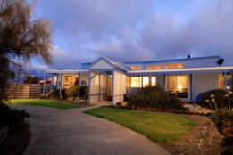 Sea Eagle Retreat - Holiday Sunshine Coast 0